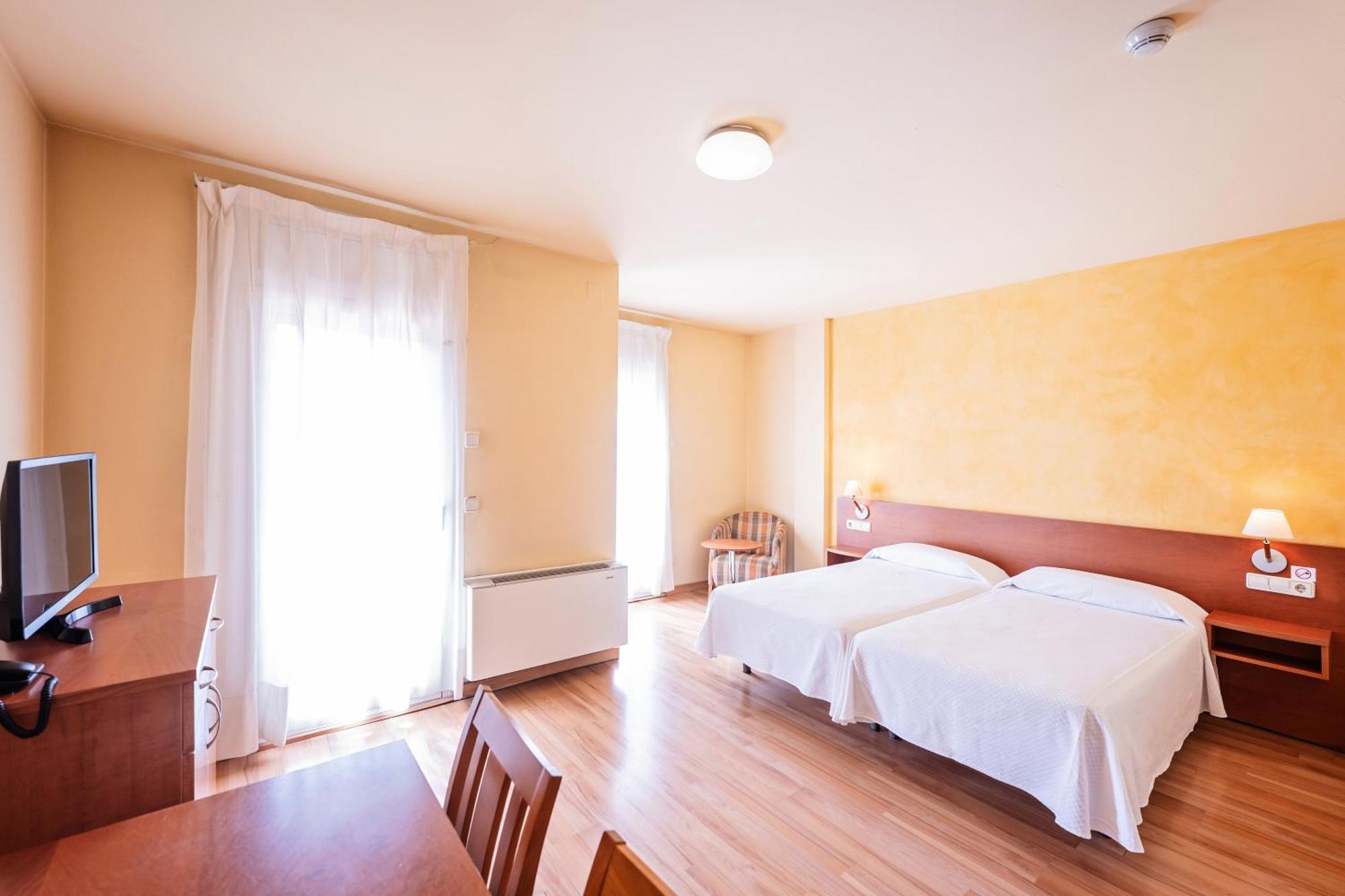 Hotel La Perla D'Олот Экстерьер фото