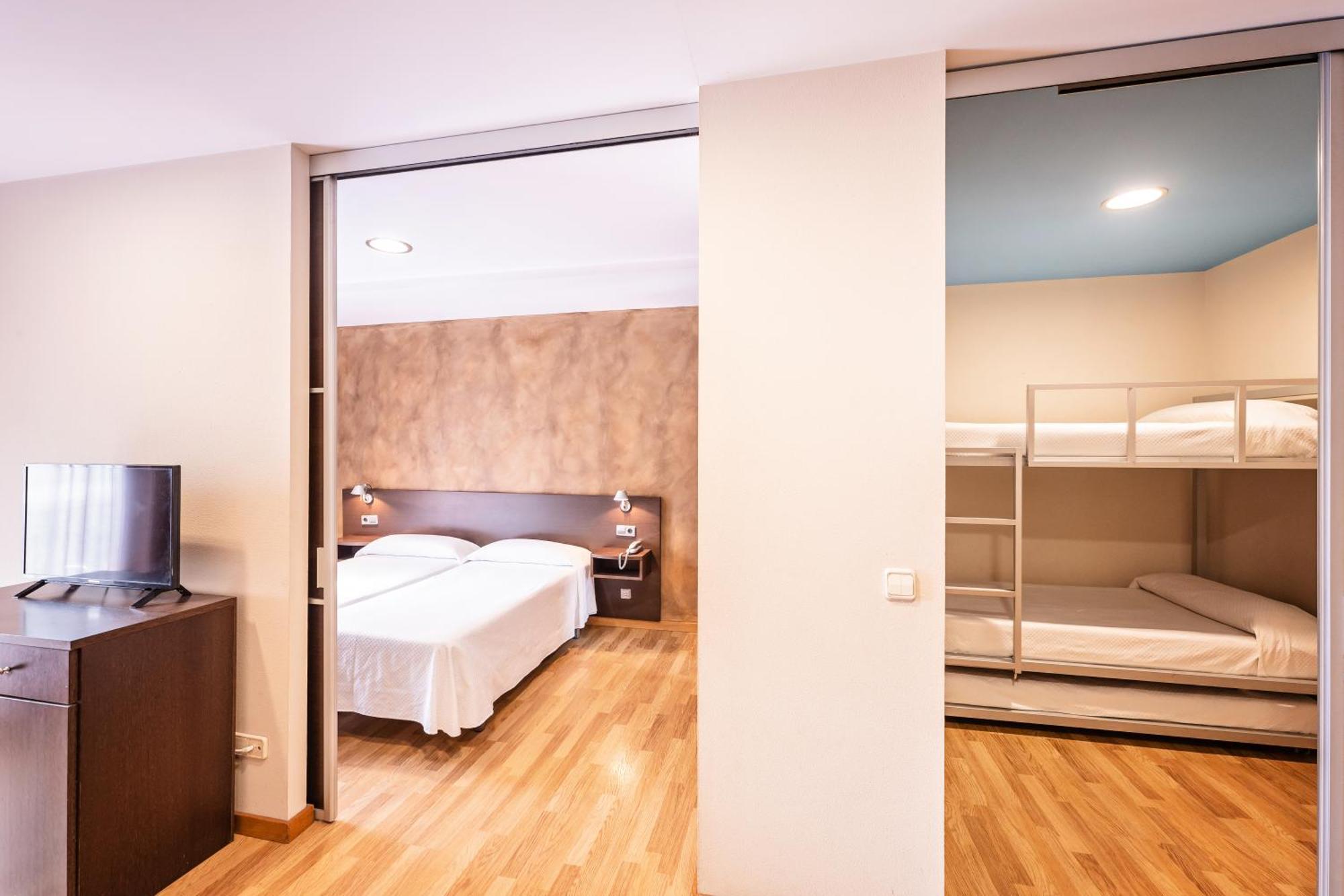 Hotel La Perla D'Олот Экстерьер фото